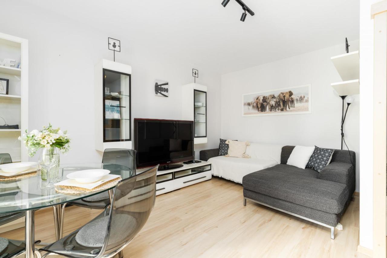 Cozy Apartment Karpia 17 With Terrace In Poznan By Noclegi Renters Exteriör bild