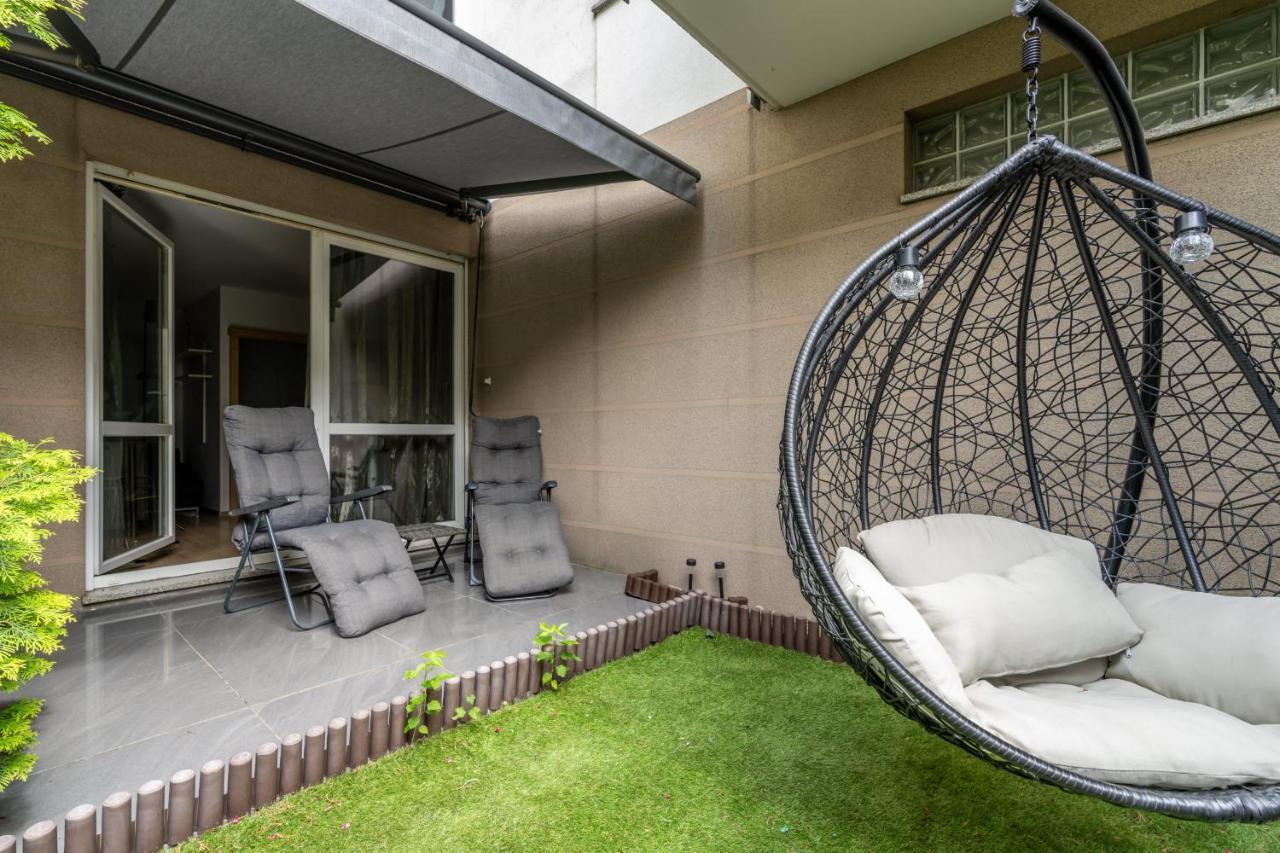 Cozy Apartment Karpia 17 With Terrace In Poznan By Noclegi Renters Exteriör bild